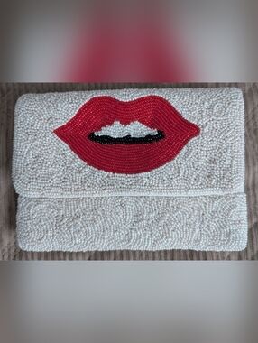 Fun Lip Design Evening Chain Crossbody Bag